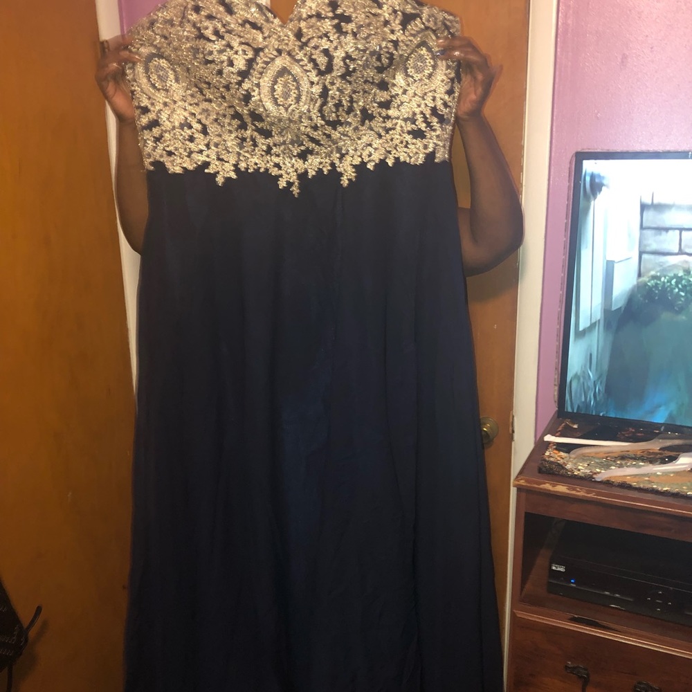 Prom Dress - Picture 3 of 6